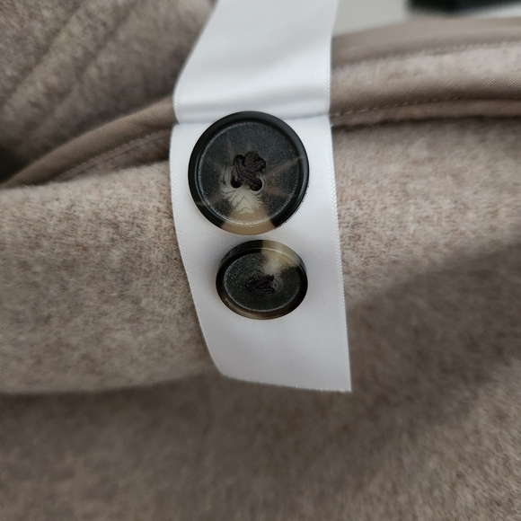 Everlane | The Italian ReWool Oversized Shirt Jacket in Taupe/Cream - Size L - Picture 13 of 13